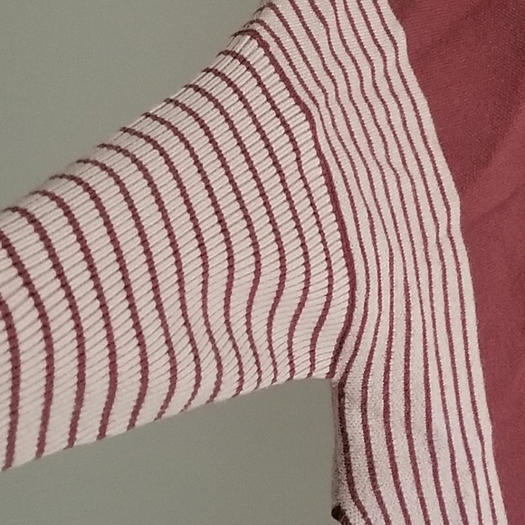 Poncho style cape sweater - Picture 4 of 8